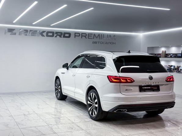 Volkswagen Touareg III с пробегом 2018 года, цена 5 350 000 рублей, 111049 км, внедорожник, Автокод Объявления
