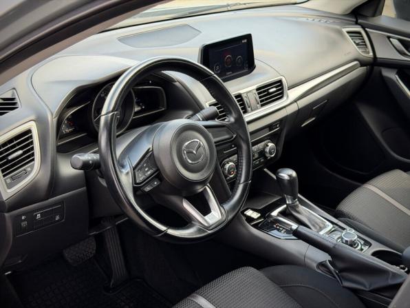 Mazda 3 III (BM) Рестайлинг с пробегом 2017 года, цена 1 550 000 рублей, 56000 км, седан, Автокод Объявления
