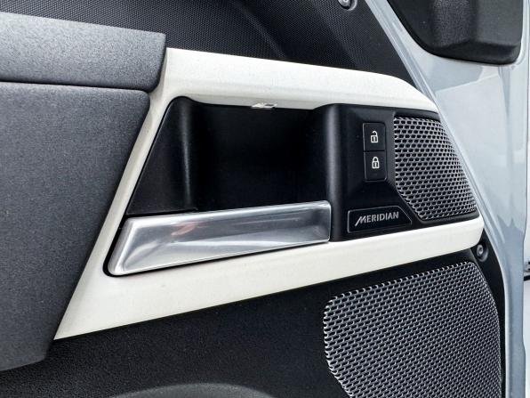 Land Rover Defender II с пробегом 2021 года, цена 4 350 000 рублей, 104596 км, внедорожник, Автокод Объявления