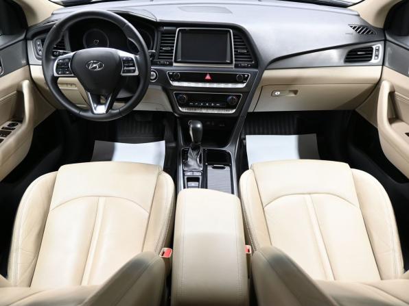 Hyundai Sonata VII (LF) Рестайлинг с пробегом 2017 года, цена 1 945 000 рублей, 131888 км, седан, Автокод Объявления