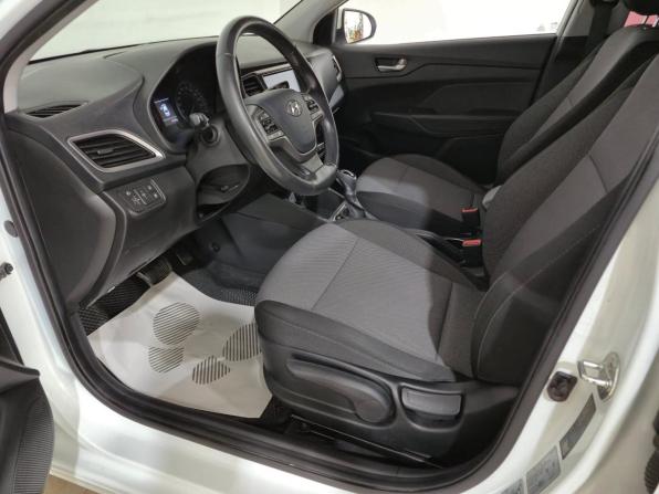 Hyundai Solaris II с пробегом 2018 года, цена 1 490 000 рублей, 56547 км, седан, Автокод Объявления