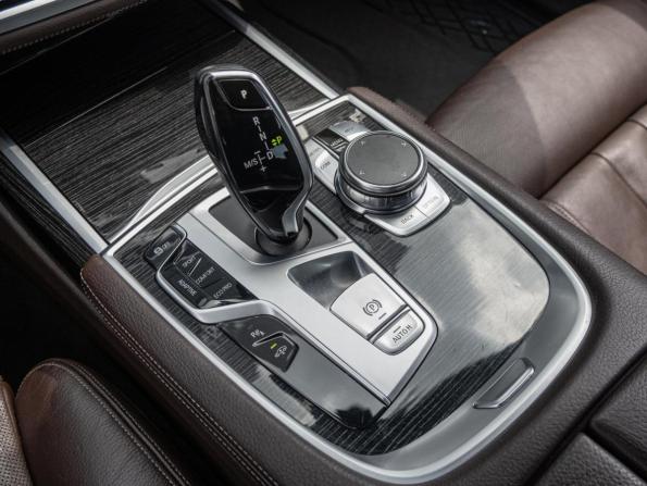 BMW 7 серии VI (G11/G12) с пробегом 2018 года, цена 4 320 000 рублей, 97857 км, седан, Автокод Объявления
