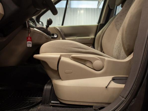 Renault Scenic II Рестайлинг с пробегом 2006 года, цена 465 000 рублей, 240784 км, компактвэн, Автокод Объявления