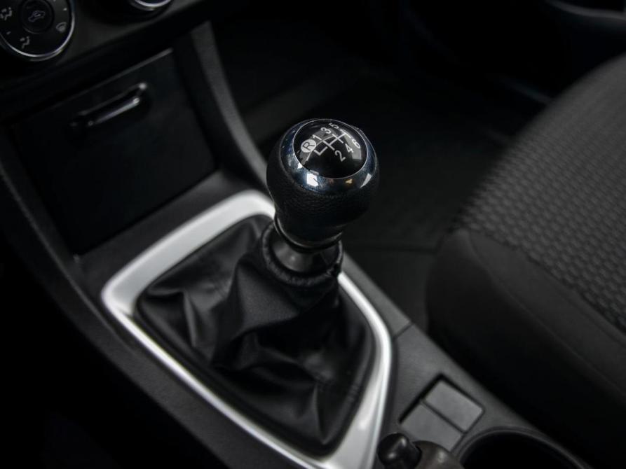 Toyota Corolla XI (E160 E170 E180) Курган  - изображение 19