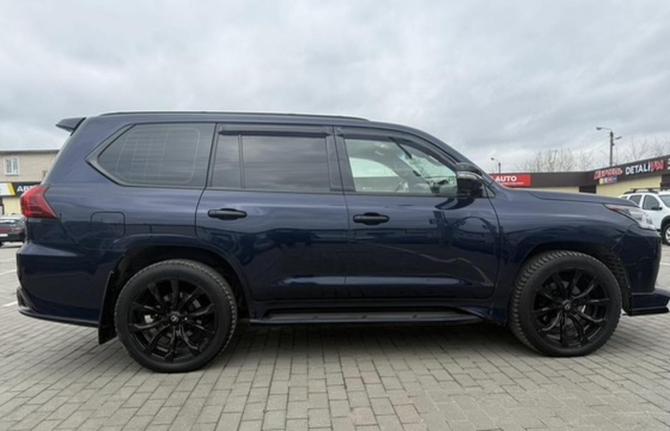 Lexus LX III Рестайлинг 2 с пробегом 2019 года, цена 7 900 000 рублей, 172000 км, внедорожник, Автокод Объявления