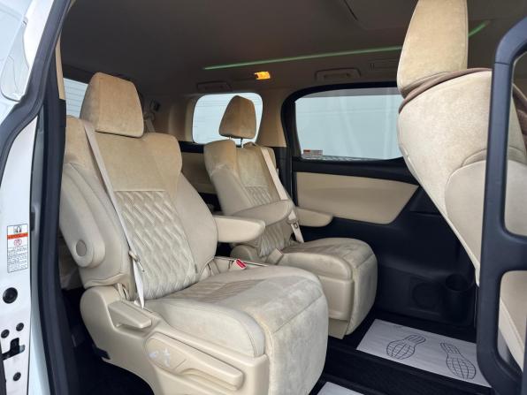 Toyota Alphard III Рестайлинг с пробегом 2021 года, цена 4 700 000 рублей, 60948 км, минивэн, Автокод Объявления