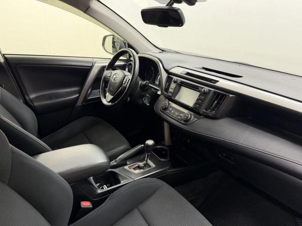 Toyota RAV4 IV (XA40) Рестайлинг с пробегом 2016 года, цена 2 297 000 рублей, 176693 км, внедорожник, Автокод Объявления