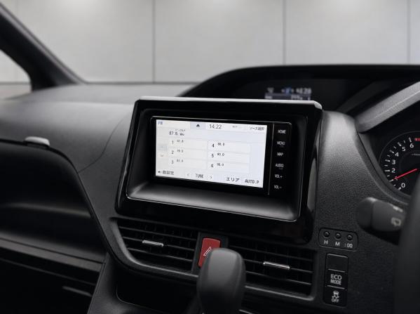 Toyota Noah III (R80) Рестайлинг с пробегом 2021 года, цена 2 699 500 рублей, 77370 км, минивэн, Автокод Объявления