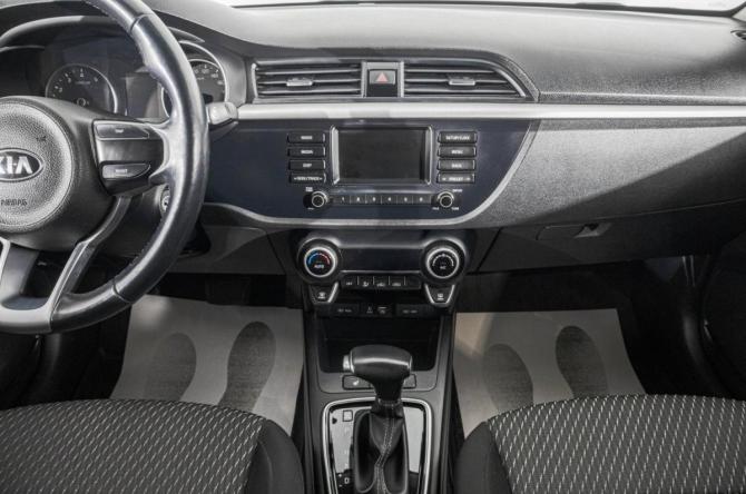 Kia Rio IV Рестайлинг с пробегом 2018 года, цена 1 549 000 рублей, 86000 км, хэтчбек, Автокод Объявления