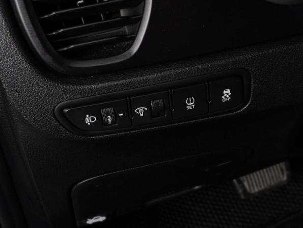 Kia Rio IV Рестайлинг с пробегом 2021 года, цена 1 599 000 рублей, 82863 км, седан, Автокод Объявления