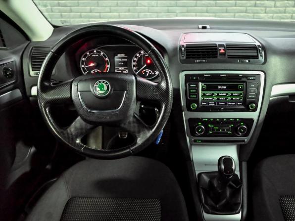 Skoda Octavia II (A5) Рестайлинг с пробегом 2013 года, цена 1 250 000 рублей, 223085 км, универсал, Автокод Объявления