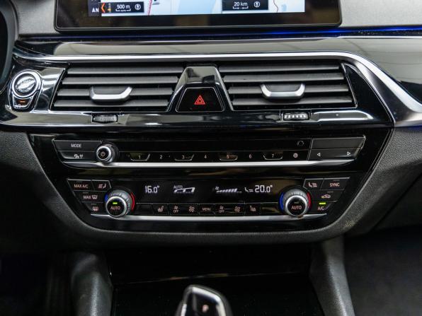 BMW 5 серии VII (G30/G31/G38) с пробегом 2017 года, цена 3 498 000 рублей, 66256 км, седан, Автокод Объявления