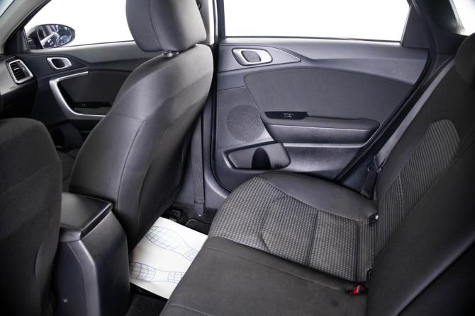 Kia Ceed III с пробегом 2019 года, цена 1 559 000 рублей, 111456 км, универсал, Автокод Объявления