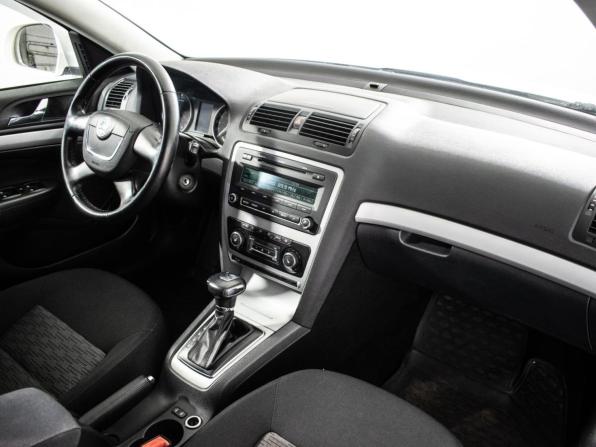 Skoda Octavia II (A5) Рестайлинг с пробегом 2012 года, цена 820 000 рублей, 179306 км, лифтбек, Автокод Объявления
