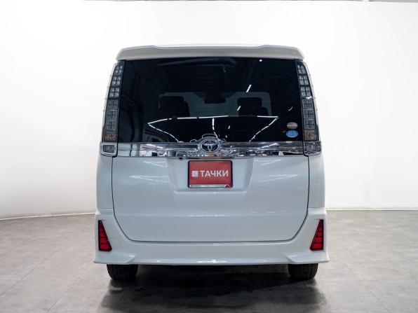 Toyota Voxy III (R80) с пробегом 2016 года, цена 1 815 000 рублей, 179660 км, минивэн, Автокод Объявления
