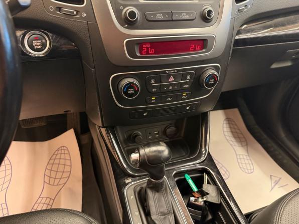 Kia Sorento II Рестайлинг с пробегом 2017 года, цена 2 048 000 рублей, 120000 км, внедорожник, Автокод Объявления