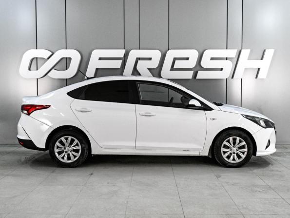 Hyundai Solaris II Рестайлинг с пробегом 2022 года, цена 1 389 000 рублей, 129163 км, седан, Автокод Объявления
