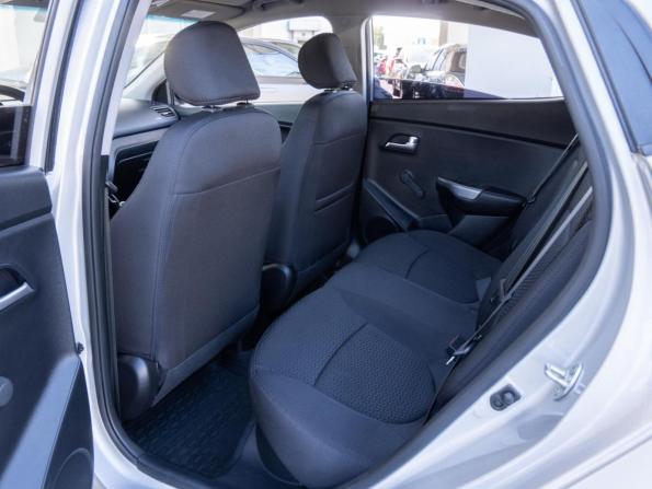 Kia Rio III Рестайлинг с пробегом 2015 года, цена 1 077 000 рублей, 46874 км, седан, Автокод Объявления