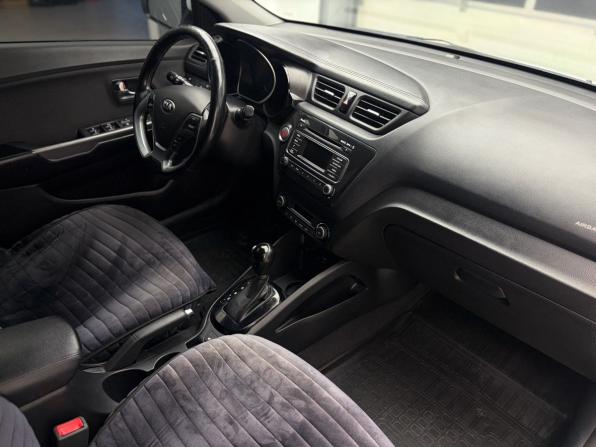 Kia Rio III Рестайлинг с пробегом 2017 года, цена 1 229 000 рублей, 60433 км, седан, Автокод Объявления