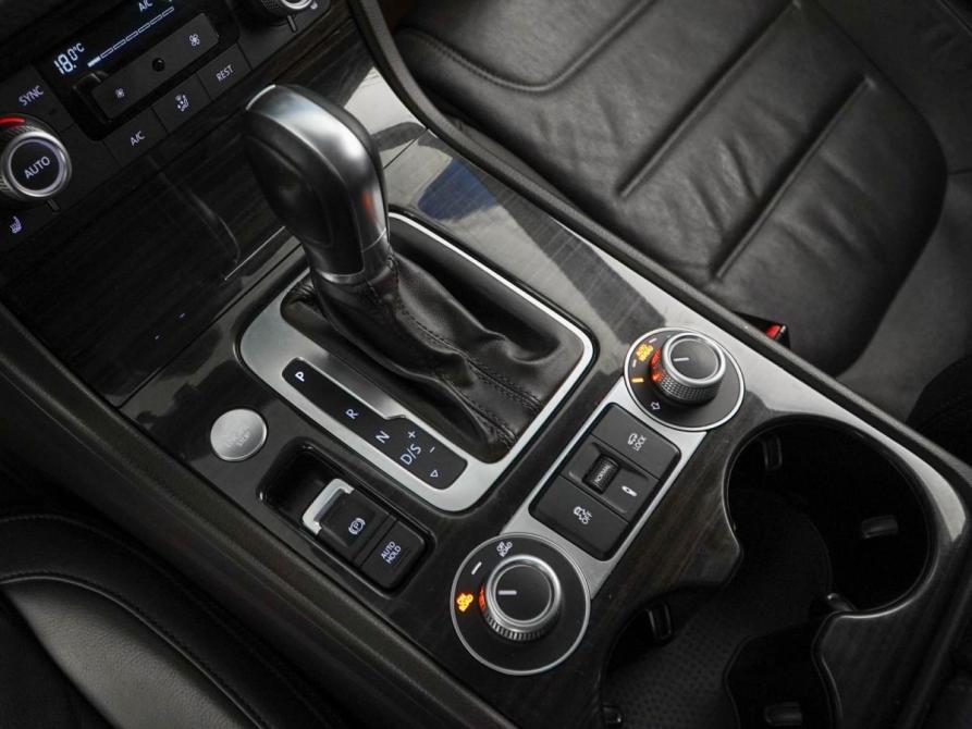 Volkswagen Touareg II Рестайлинг Москва  - изображение 14