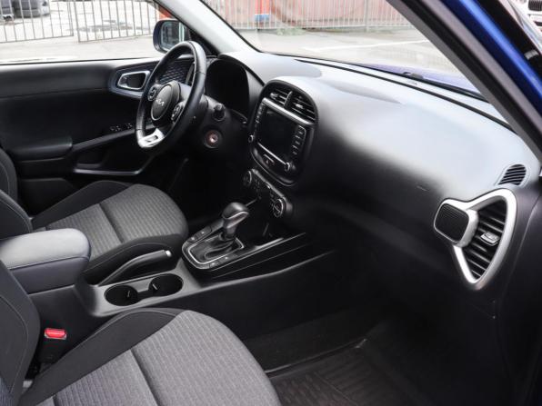 Kia Soul III с пробегом 2021 года, цена 2 390 000 рублей, 42007 км, хэтчбек, Автокод Объявления