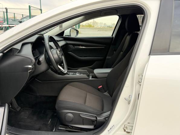Mazda 3 IV (BP) с пробегом 2019 года, цена 1 930 000 рублей, 151000 км, седан, Автокод Объявления