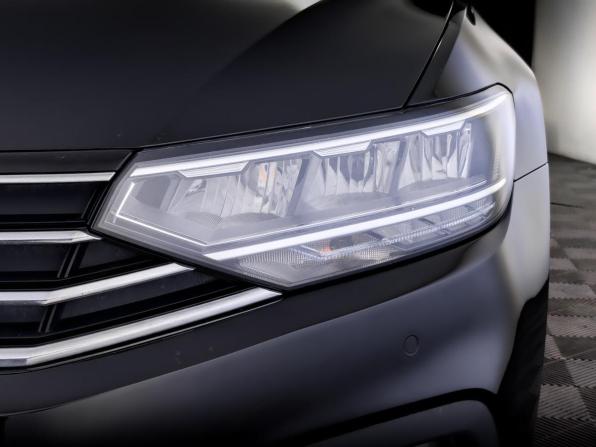 Volkswagen Passat B8 Рестайлинг с пробегом 2021 года, цена 2 599 000 рублей, 90268 км, седан, Автокод Объявления