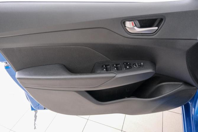 Hyundai Solaris II с пробегом 2018 года, цена 1 549 000 рублей, 9500 км, седан, Автокод Объявления