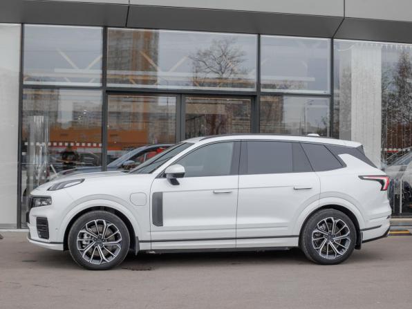 Lynk &amp; Co 09 с пробегом 2022 года, цена 4 949 000 рублей, 42443 км, внедорожник, Автокод Объявления