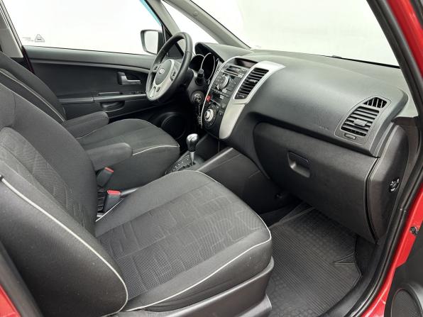 Kia Venga I с пробегом 2013 года, цена 900 000 рублей, 126200 км, компактвэн, Автокод Объявления