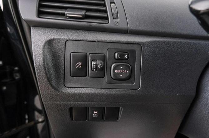 Toyota Verso I Рестайлинг с пробегом 2013 года, цена 1 299 000 рублей, 237091 км, компактвэн, Автокод Объявления