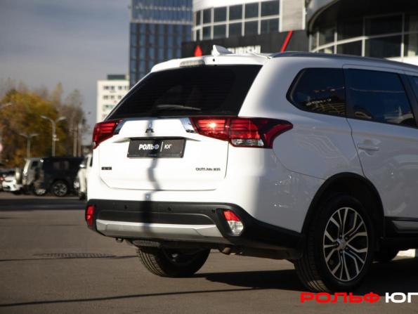 Mitsubishi Outlander III Рестайлинг 2 с пробегом 2018 года, цена 1 788 000 рублей, 142154 км, внедорожник, Автокод Объявления