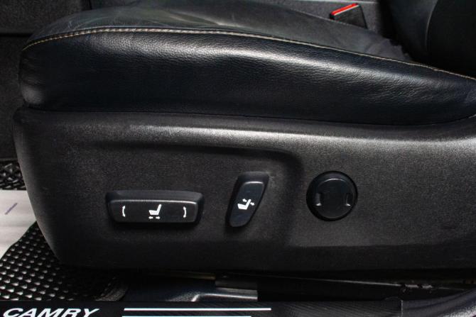 Toyota Camry VII (XV50) Рестайлинг с пробегом 2015 года, цена 1 599 000 рублей, 230700 км, седан, Автокод Объявления