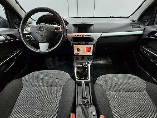 Opel Astra H Рестайлинг с пробегом 2013 года, цена 849 000 рублей, 132635 км, седан, Автокод Объявления