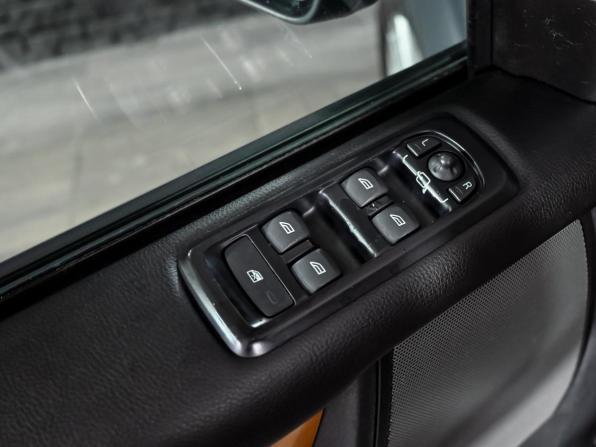 Land Rover Discovery IV с пробегом 2012 года, цена 1 820 000 рублей, 196093 км, внедорожник, Автокод Объявления