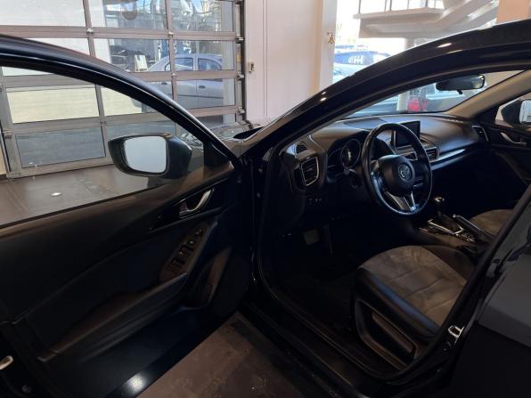 Mazda 3 III (BM) с пробегом 2013 года, цена 1 490 000 рублей, 80316 км, седан, Автокод Объявления