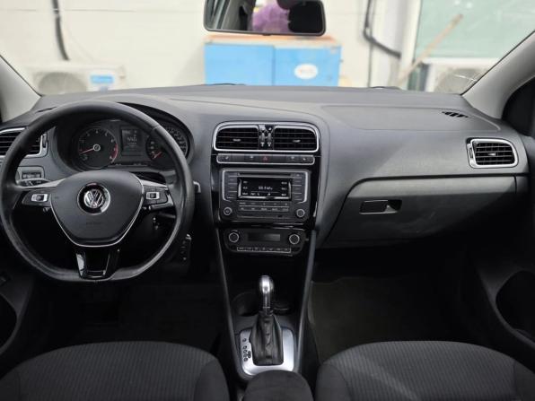 Volkswagen Polo V Рестайлинг с пробегом 2017 года, цена 1 025 000 рублей, 142590 км, седан, Автокод Объявления