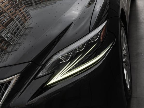 Lexus LS V с пробегом 2018 года, цена 5 950 000 рублей, 103761 км, седан, Автокод Объявления