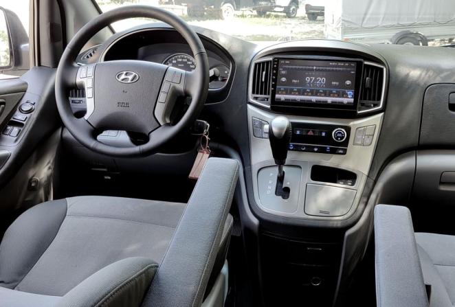 Hyundai H-1 II с пробегом 2015 года, цена 1 700 000 рублей, 352777 км, минивэн, Автокод Объявления