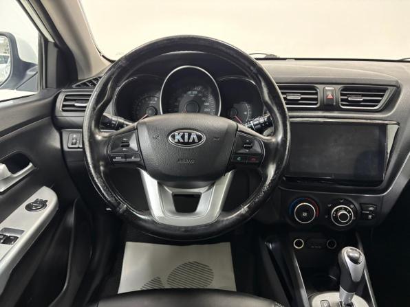 Kia Rio III с пробегом 2015 года, цена 820 000 рублей, 261162 км, хэтчбек, Автокод Объявления