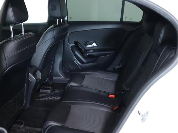 Mercedes-Benz A-Класс IV (W177) с пробегом 2018 года, цена 2 190 000 рублей, 105800 км, хэтчбек, Автокод Объявления