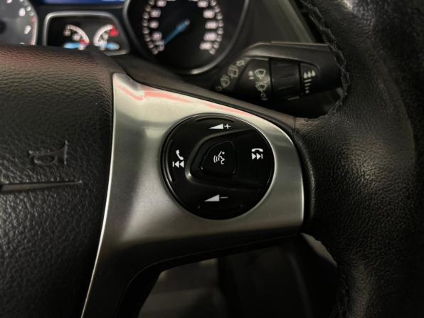 Ford Kuga II с пробегом 2015 года, цена 1 567 000 рублей, 166561 км, внедорожник, Автокод Объявления