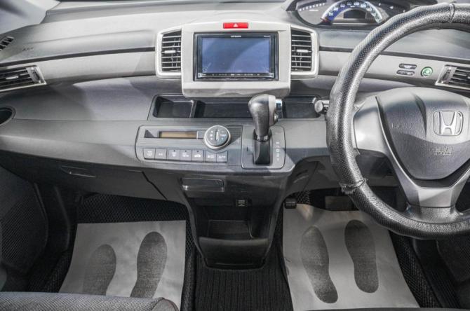 Honda Freed I Рестайлинг с пробегом 2013 года, цена 1 149 000 рублей, 142000 км, компактвэн, Автокод Объявления