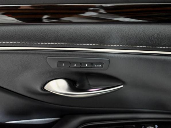 Lexus ES VII с пробегом 2019 года, цена 4 200 000 рублей, 79027 км, седан, Автокод Объявления