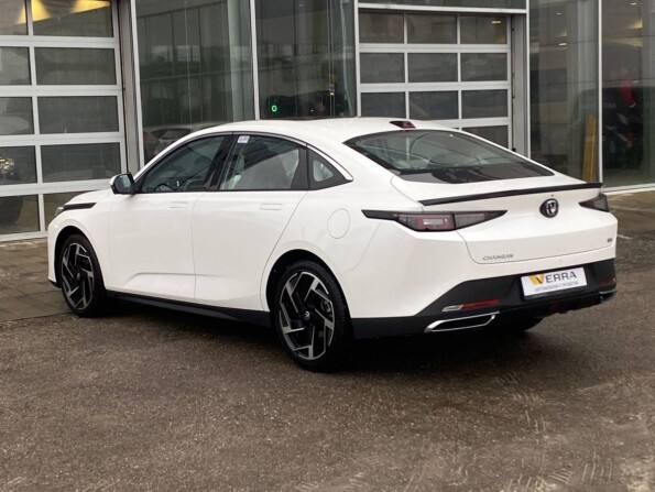 Changan Lamore с пробегом 2023 года, цена 1 990 000 рублей, 8343 км, седан, Автокод Объявления