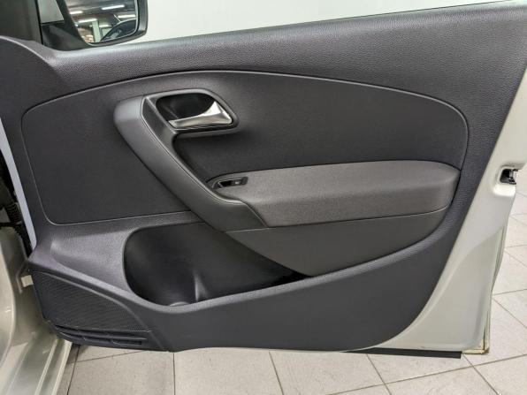 Volkswagen Polo V с пробегом 2014 года, цена 950 000 рублей, 93000 км, седан, Автокод Объявления