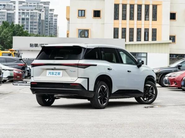 Новый Toyota bZ3X 2026 года, цена 3 199 000 рублей, внедорожник, Автокод Объявления