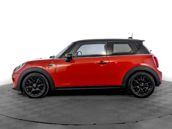 Mini Hatch III (F55/F56) Рестайлинг с пробегом 2020 года, цена 2 330 000 рублей, 73599 км, хэтчбек, Автокод Объявления