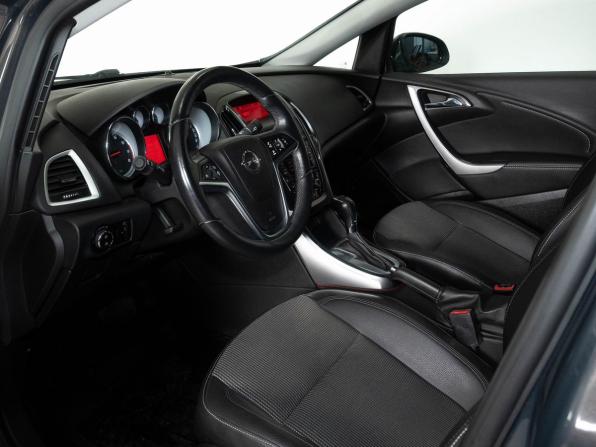 Opel Astra J Рестайлинг с пробегом 2013 года, цена 926 000 рублей, 99038 км, седан, Автокод Объявления