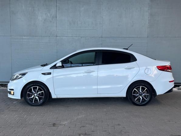 Kia Rio III Рестайлинг с пробегом 2017 года, цена 1 355 000 рублей, 130750 км, седан, Автокод Объявления